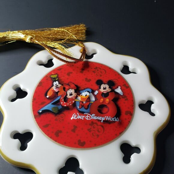 Walt Disney World Lot of 2 Christmas Tree Ornament 2005 2008 Wreath 4" - Picture 7 of 9